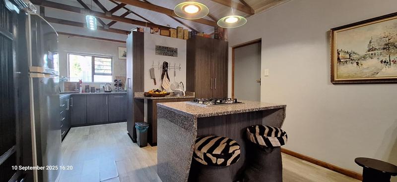 5 Bedroom Property for Sale in Fraaiuitsig Western Cape